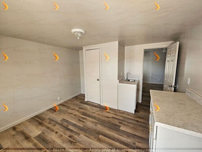 Foto del edificio - Move-In Ready! Renovated Efficiencies & 1-...