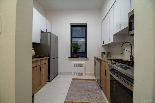 Building Photo - 407 West Dr