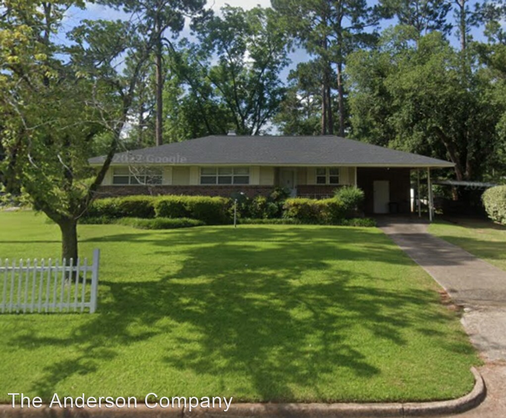 3 br, 2 bath House 1700 Gail Avenue House Rental in Albany, GA