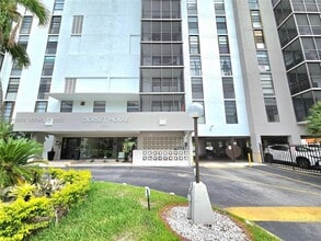 Building Photo - 2500 NE 135th St