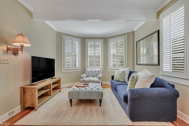 Building Photo - 4 br, 3 bath House - 2020 Walthour Rd