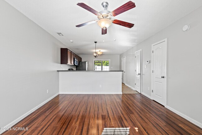 Foto del edificio - 161 Glen Cannon Drive