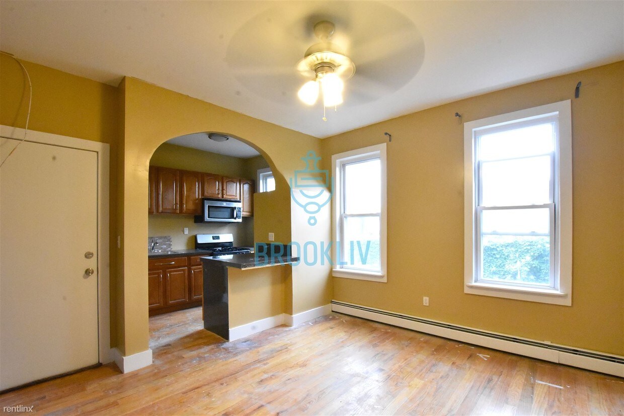 Primary Photo - 2 br, 1 bath Apartment - 63 Macdougal St 2