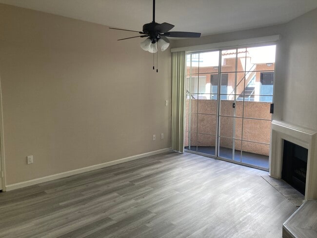 Building Photo - 475 E Orange Grove Ave