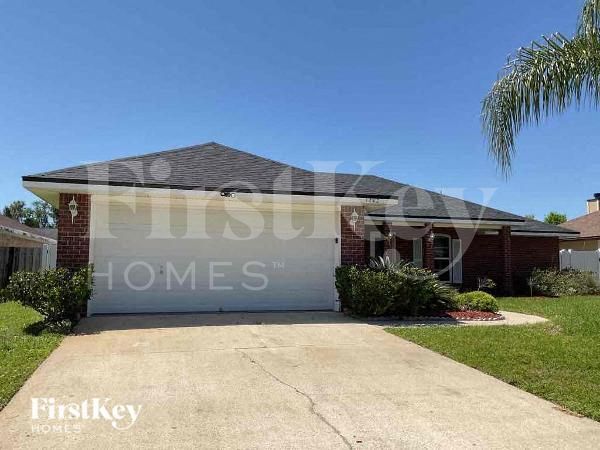 Building Photo - 1242 Summit Oaks Dr E