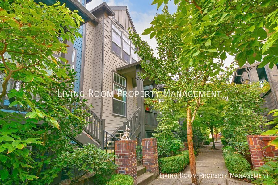 Primary Photo - 8840 SE 11th Ave