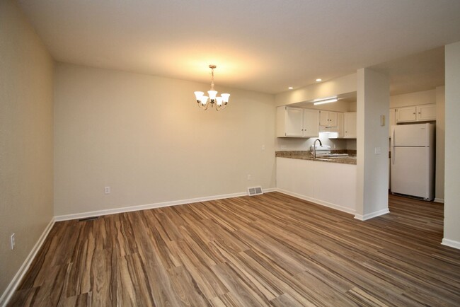 Foto del edificio - Sylvania 3 Bed/2.5 Bath Townhouse/Condo wi...