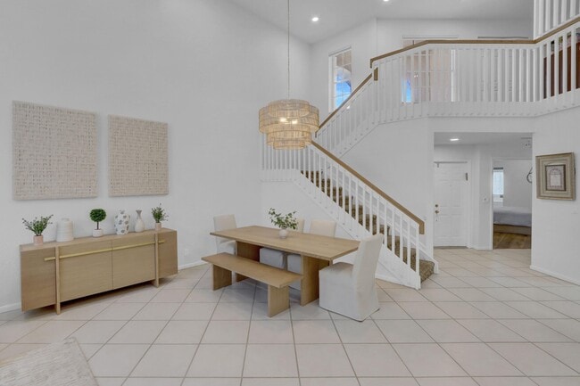 Building Photo - 6450 Brava Way