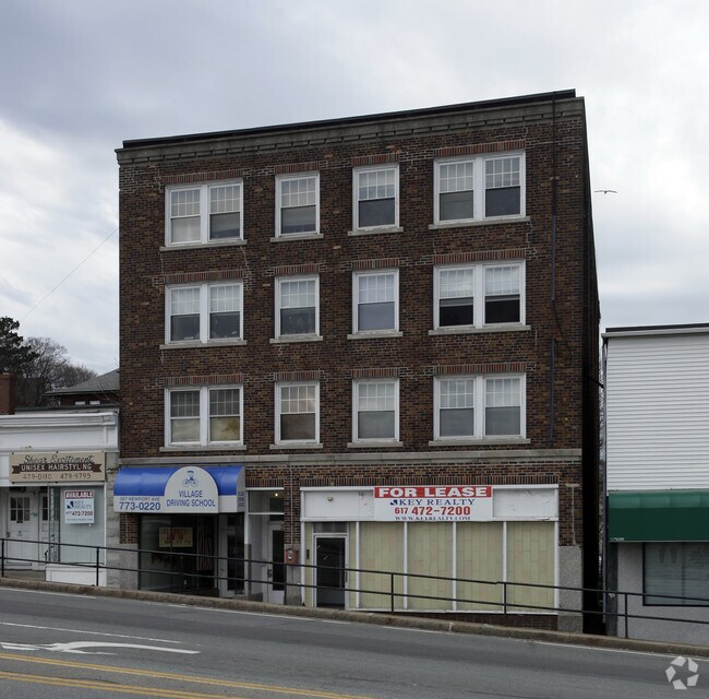Foto del edificio - 323-325 Newport Ave