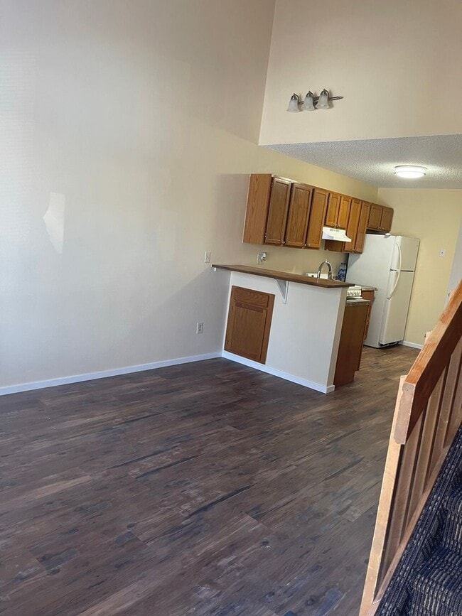 Building Photo - $1061 | 2BR/1BA | Cute Duplex in Fountain ...