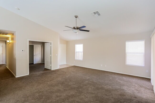 Foto del edificio - 801 S 125th Ave