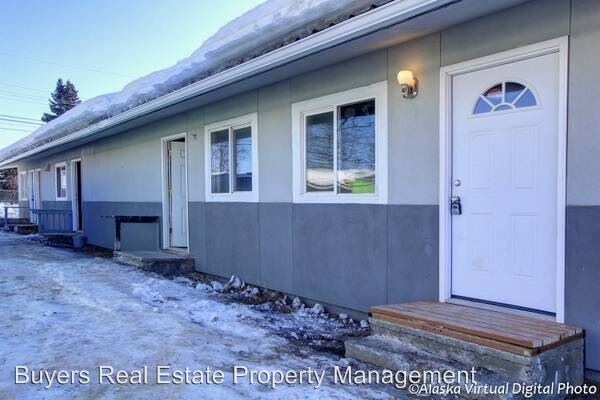 Building Photo - 717 N Flower St