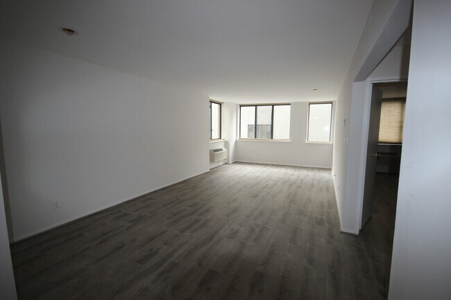 Foto del edificio - 300 NEWARK St