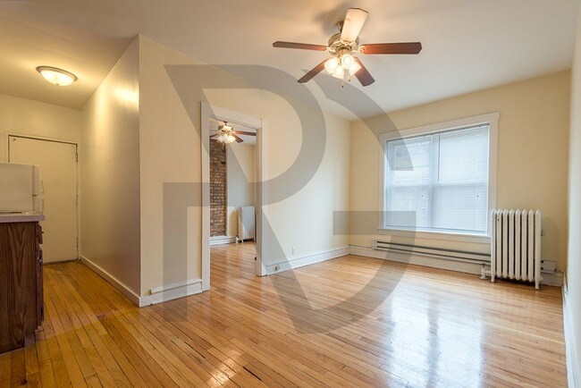 Foto del edificio - 947 W Cornelia Ave
