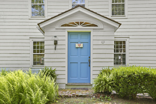 Building Photo - 212 Weston Rd