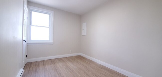 Photo du bâtiment - 368 Dufferin Av
