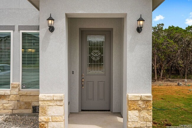 Foto del edificio - 2820 Puter Creek Rd