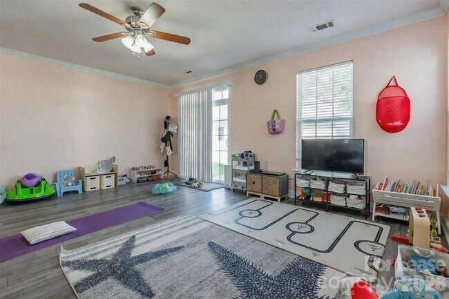 Building Photo - 121 Walnut Cove Dr