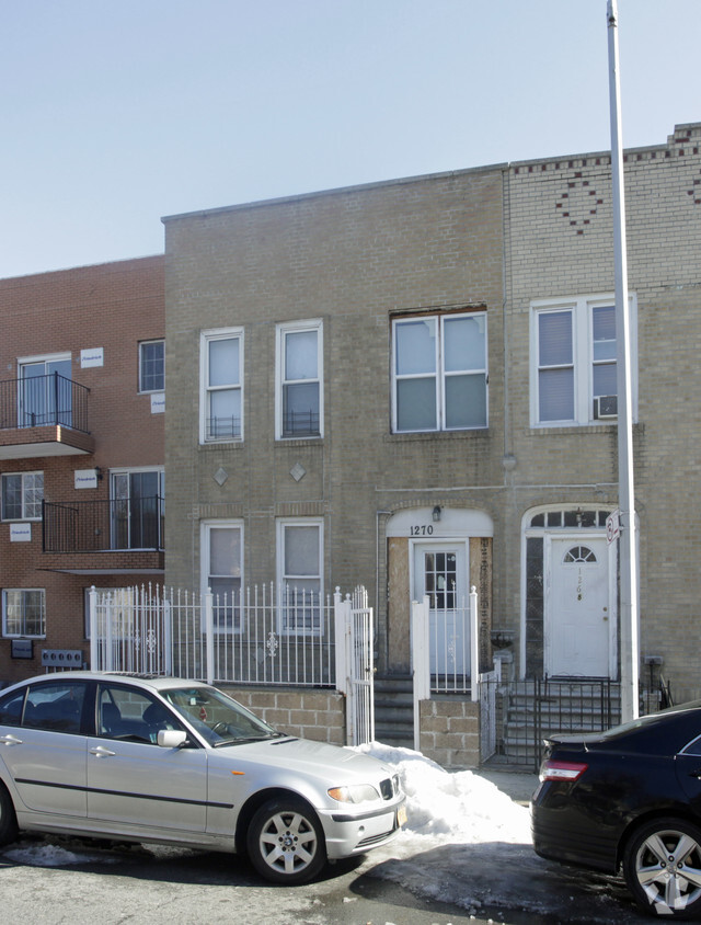 Primary Photo - 1270 Fteley Ave