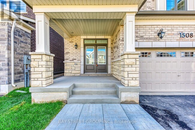 Building Photo - 1508 Rothbury Cres