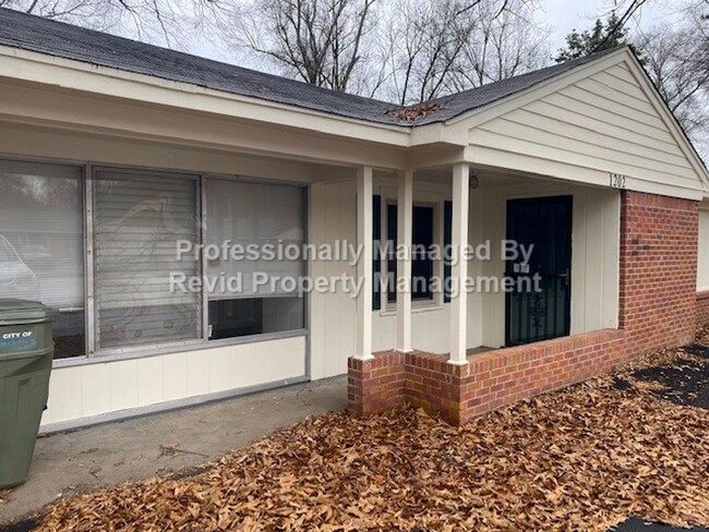 Building Photo - Beautiful 3 bedroom home