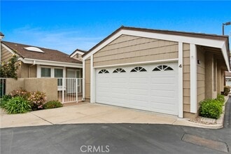 Building Photo - 4 Greenbriar