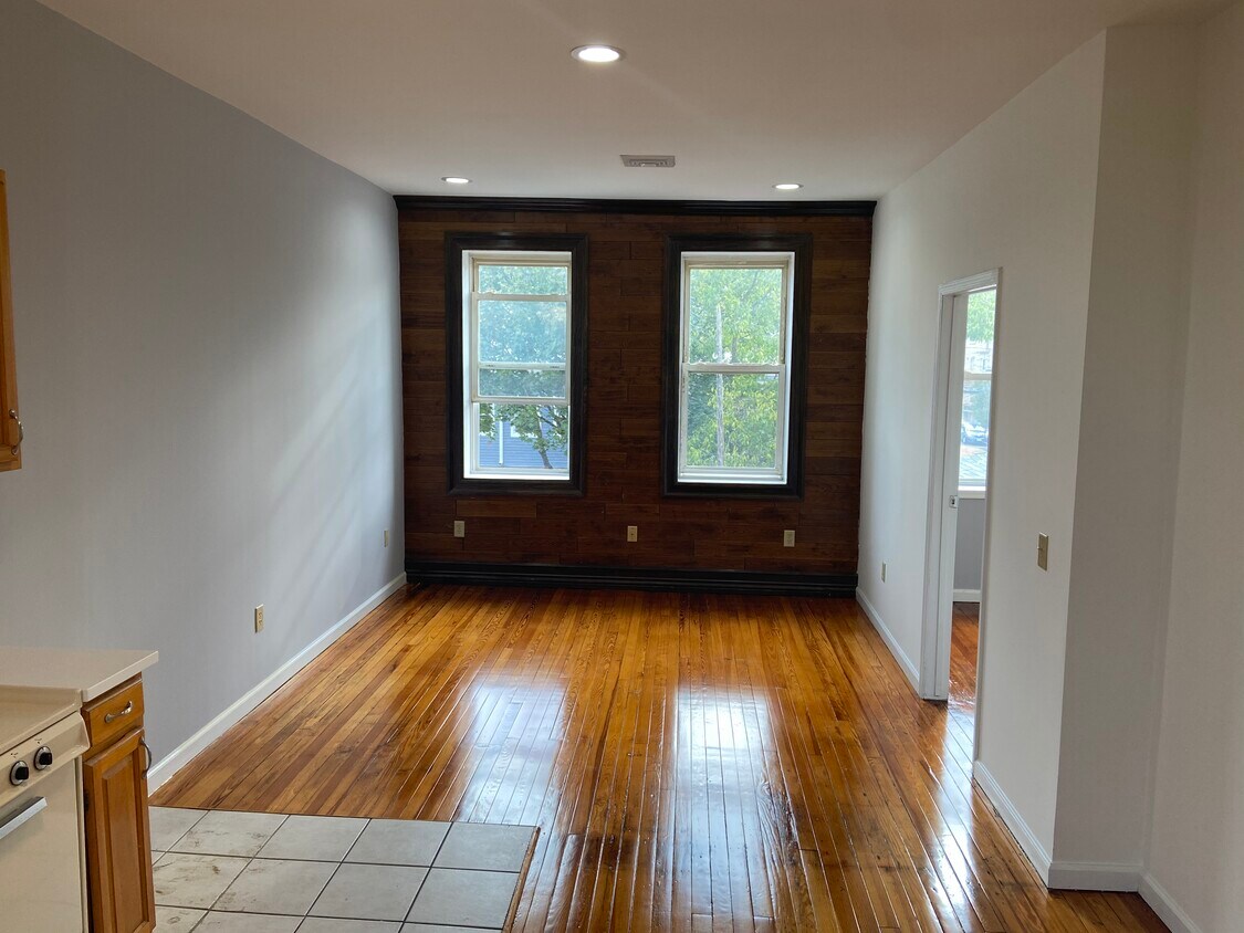 Cool oak wood wall - 127 19th St