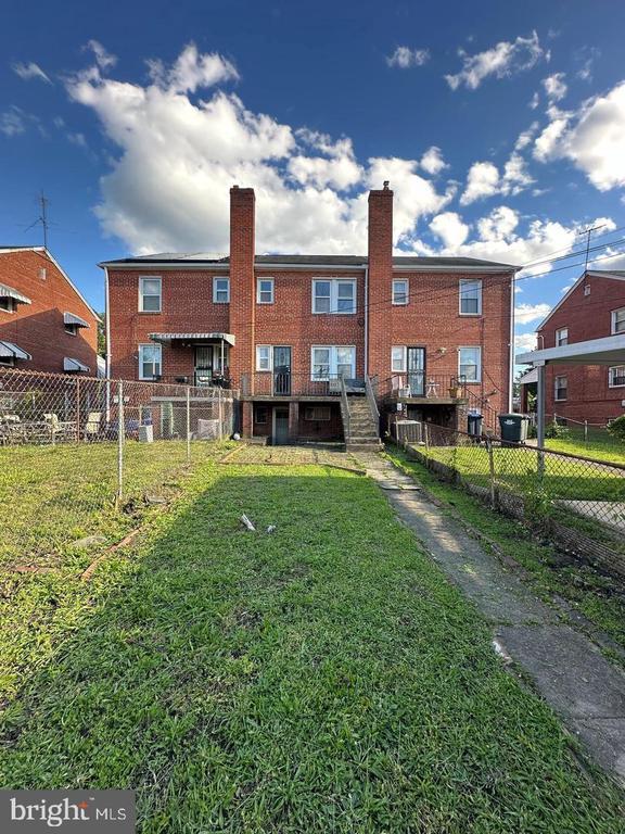 Foto del edificio - 1902 T St SE