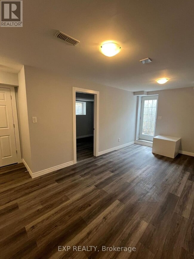 Building Photo - 99 Oaktree Dr