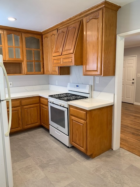 Kitchen - 10763 Jefferson Blvd