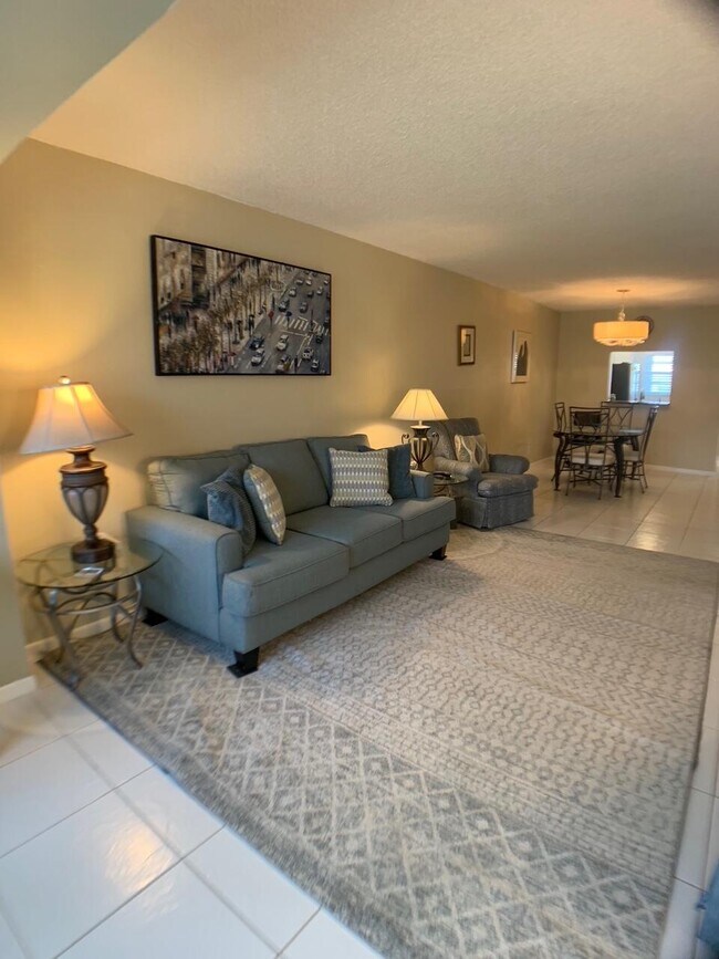 Foto del edificio - 2840 SW 22nd Ave