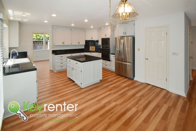 Building Photo - 4-Bedroom Home in Sought-After Tassajara R...