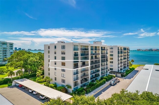 Building Photo - 100 Oakmont Ln