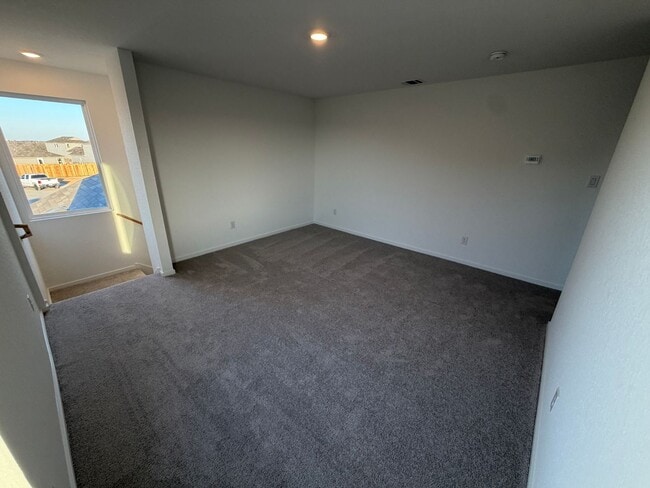 Building Photo - 10551 Aqueduct Crk