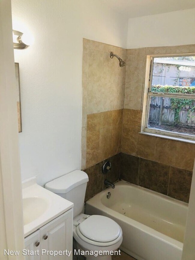 Foto del edificio - 3 br, 1 bath House - 810 27th ST CT E
