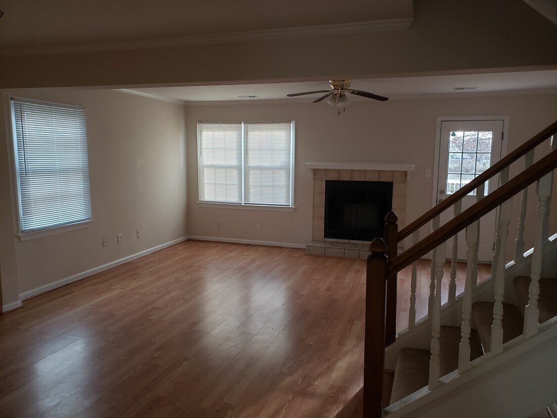 Building Photo - 741 Goodard Drive