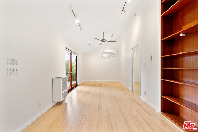 Building Photo - 1355 N McCadden Pl