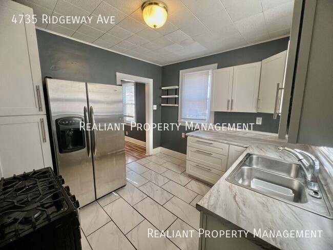 Foto del edificio - 4735 Ridgeway Ave