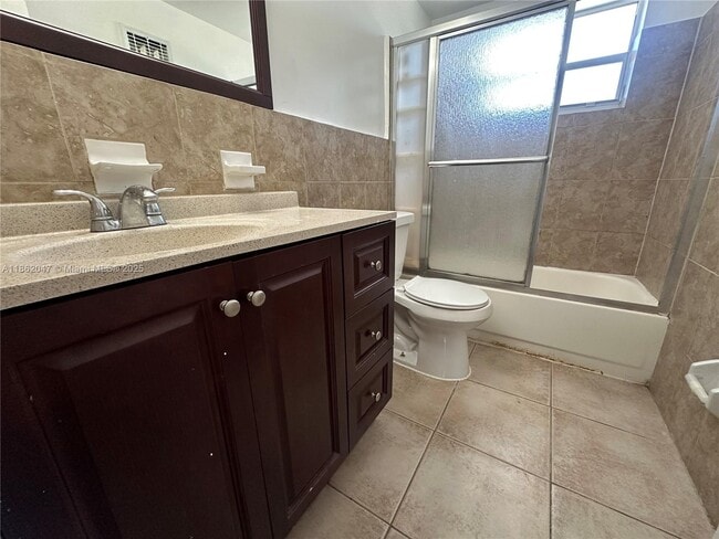 Foto del edificio - 5420 NE 22nd Terrace