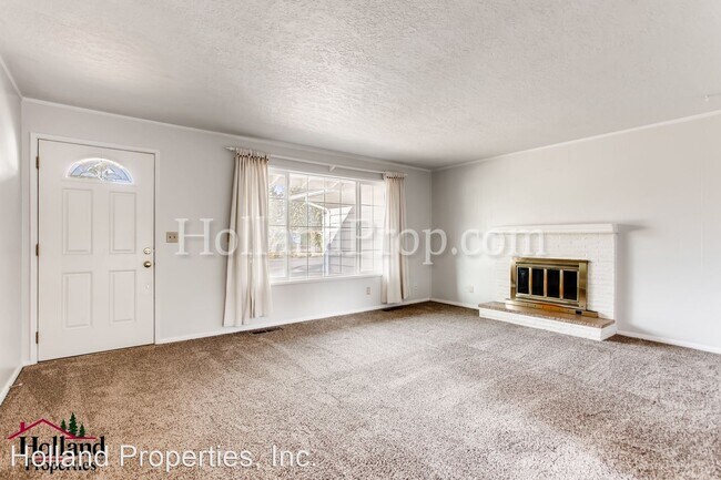 Building Photo - 3 br, 1.5 bath House - 1295 NE Arrington Rd