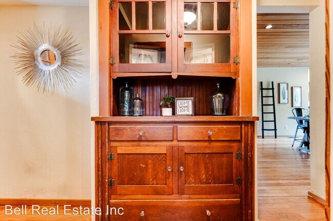 Foto del edificio - 4 br, 3 bath House - 2359 Columbia Street