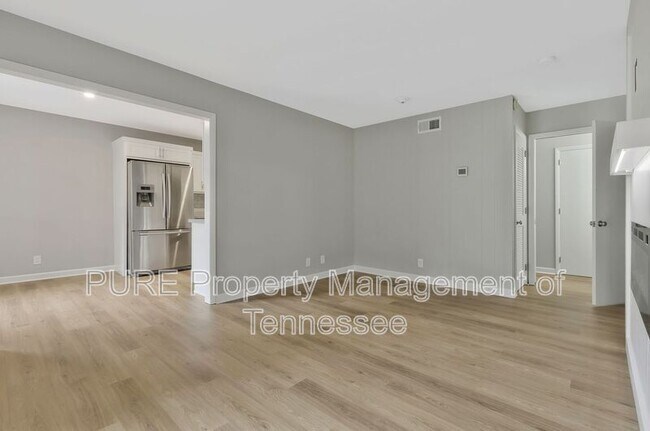 Foto del edificio - 1100 W Main St