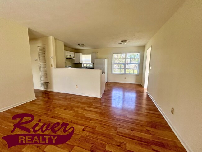 Foto del edificio - 3-bedroom home with spacious yard for rent now!