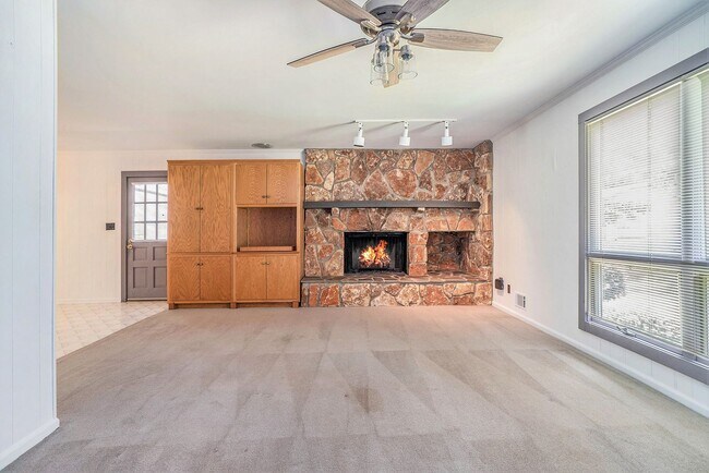 Foto del edificio - Oconee Country Living on 8+ Acres w/ Full ...