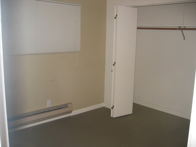Foto del edificio - 9550 Interlake Ave N