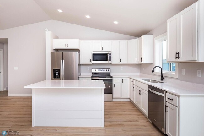 Foto del edificio - 6718 68th St S