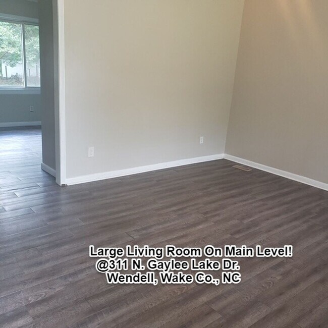 Foto del edificio - $1795/mo. w/Modern Renovations! 4 BR, 2 BA...