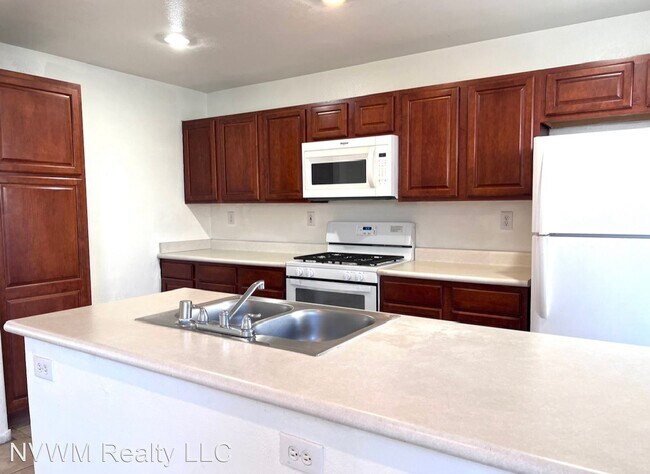 Building Photo - 3 br, 2.5 bath House - 6062 St Petersburg Dr
