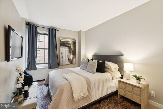 Foto del edificio - 219 S 18th St