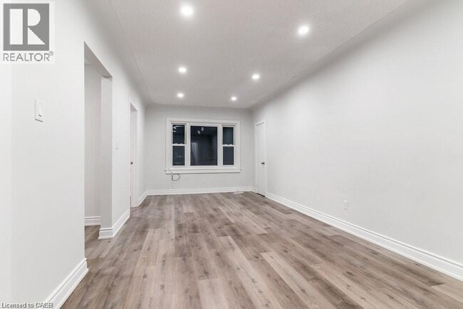 Building Photo - 598 Upper James St